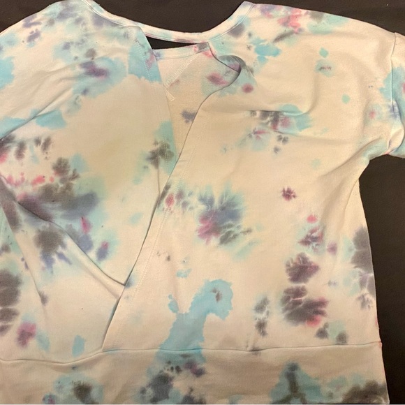 Nike Dri-Fit Tie-Dyed Crop Top - Picture 2 of 3
